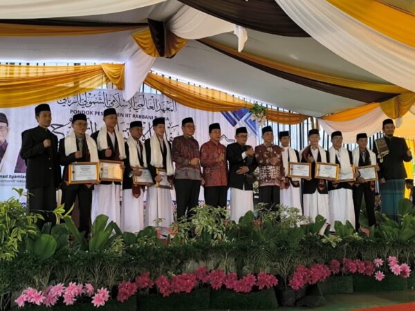 Momen Haru dan Bangga, Pondok Pesantren IIT Rabbani Putra Sukses Gelar Pelepasan Santri Angkatan VII