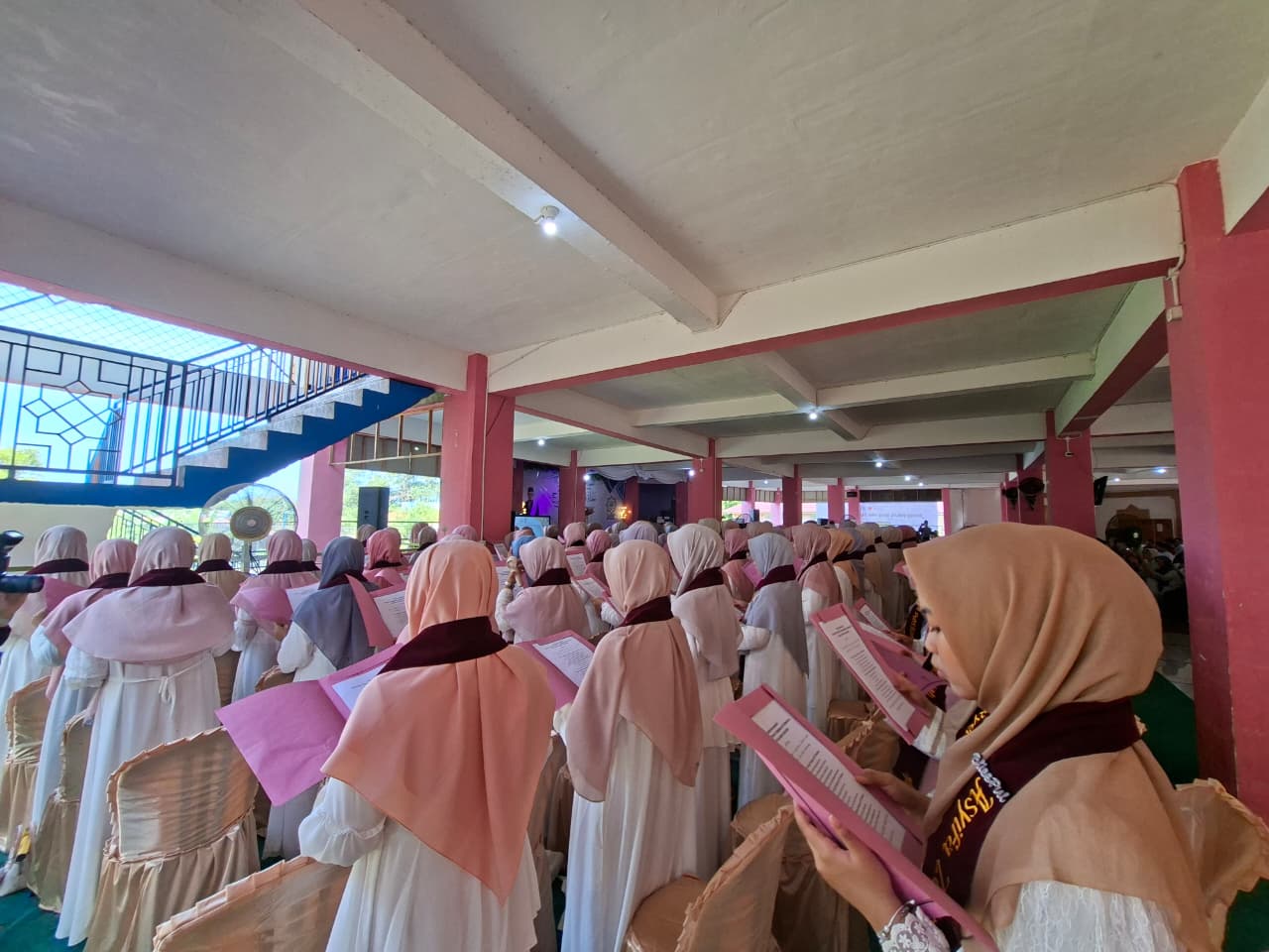 Luluskan 109 Santriwati, Haflah dan Wisuda Ponpes IIT Rabbani Putri Diwarnai Rentetan Prestasi Gemilang hingga Capaian Tahfiz 30 Juz